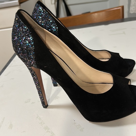 BOUTIQUE 9 SUEDE. PEEP TOE PUMPS SHOE SIZE 9..5 - Picture 2 of 12